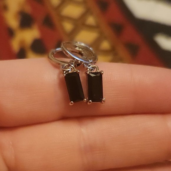 Elegant Hypoallergenic 925 Sterling Silver Dangle Earrings with Black Stones 23M - Picture 4 of 6